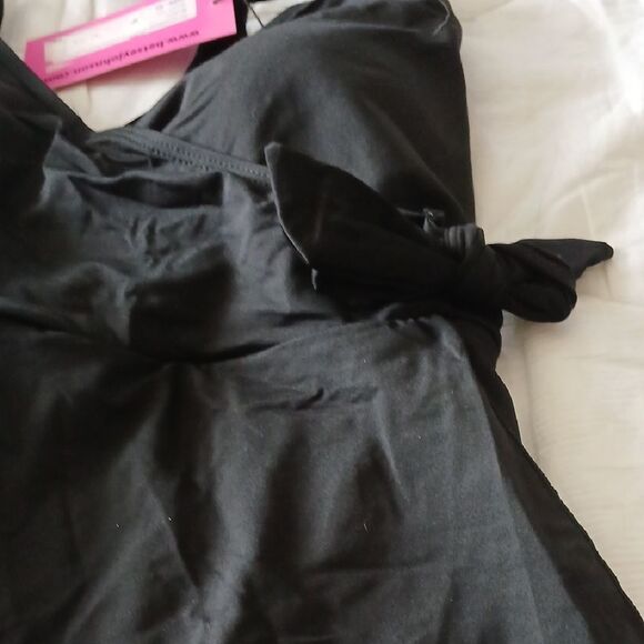 Black Swimsuit with Skirt Overlay - Picture 4 of 6